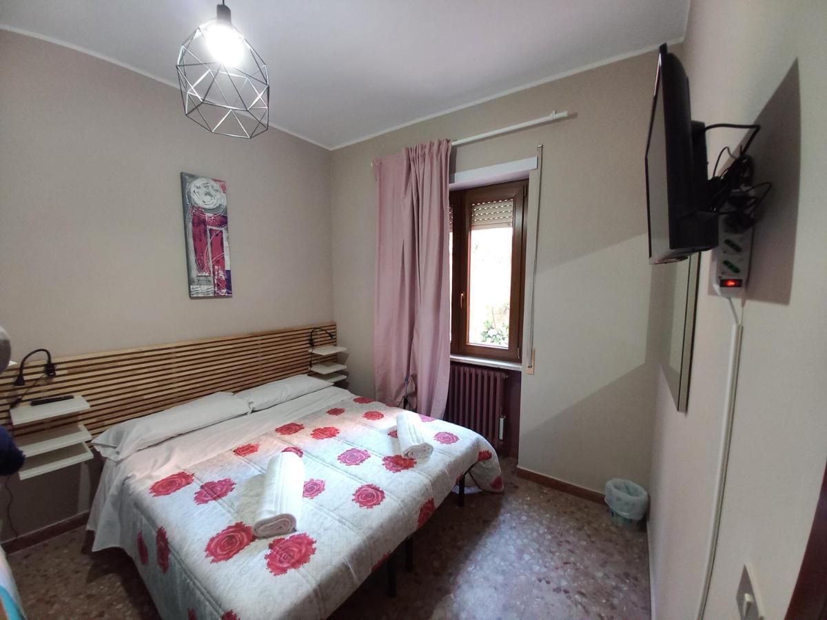 B&B Del Viale LʼAquila Exterior foto
